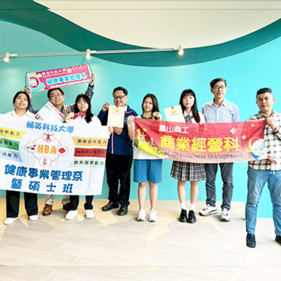 114.12 輔英科大攜手鳳山商工跨校研發創新大躍進 創新桌遊奪國際金牌 智慧清淨機獲全國亞軍圖片(另開新視窗)